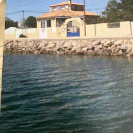 Le Robinson Bed & Breakfast Marseillan  Bagian luar foto
