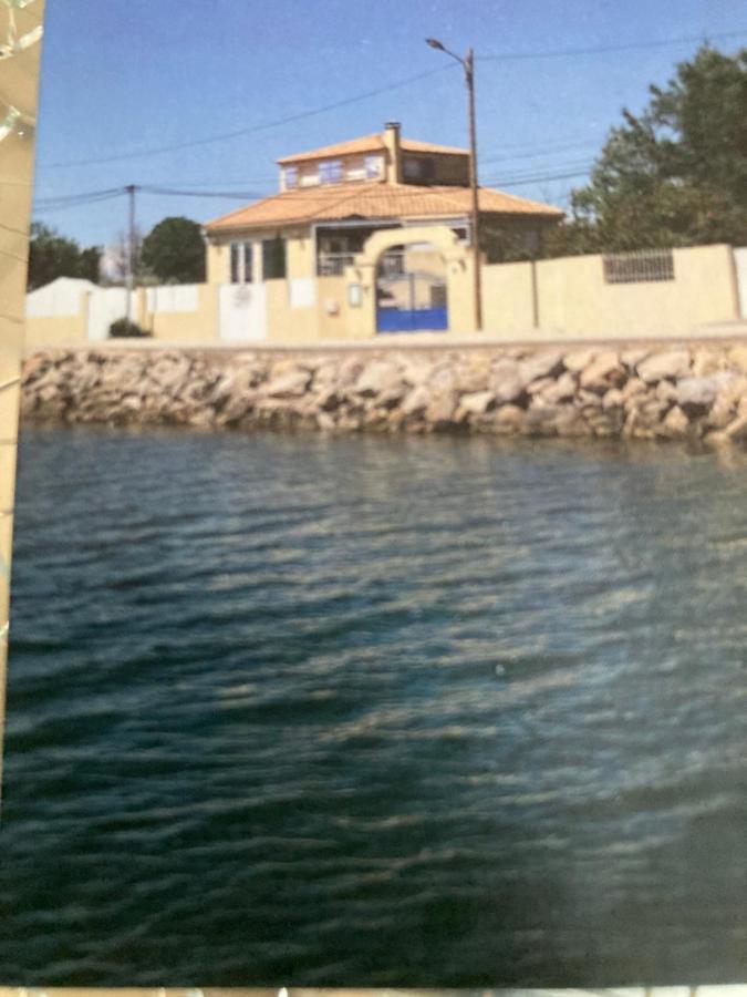 Le Robinson Bed & Breakfast Marseillan  Bagian luar foto